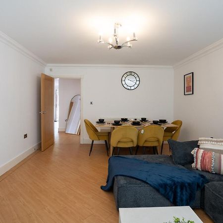 Emirates House, Luxe 5 Bed, With King Sized Beds, Next To Aiport & Nec, Jlr 5 Mins Villa Marston Green Dış mekan fotoğraf