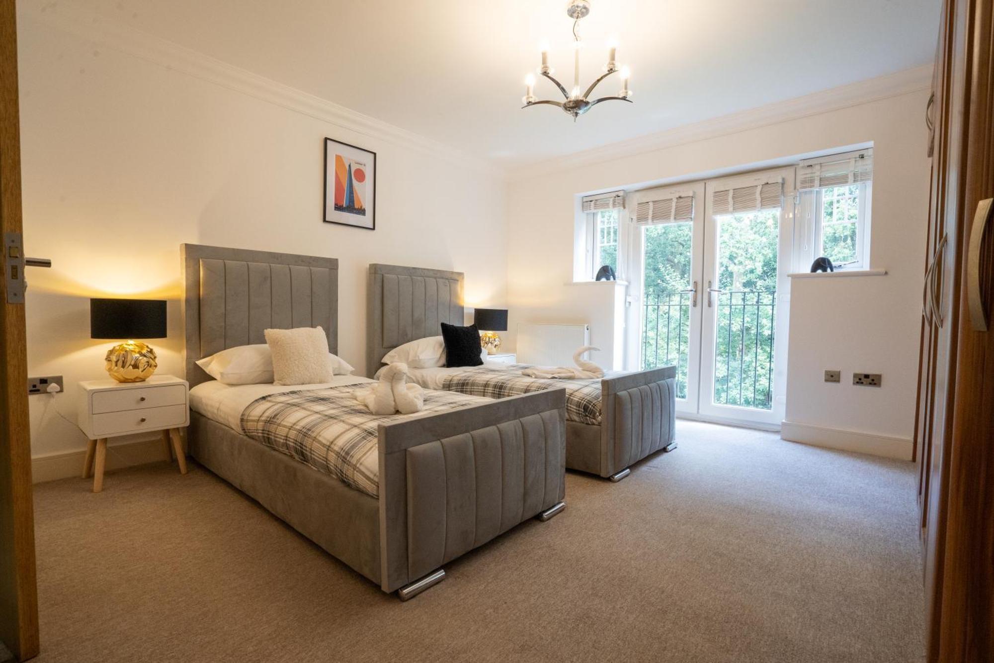 Emirates House, Luxe 5 Bed, With King Sized Beds, Next To Aiport & Nec, Jlr 5 Mins Villa Marston Green Dış mekan fotoğraf