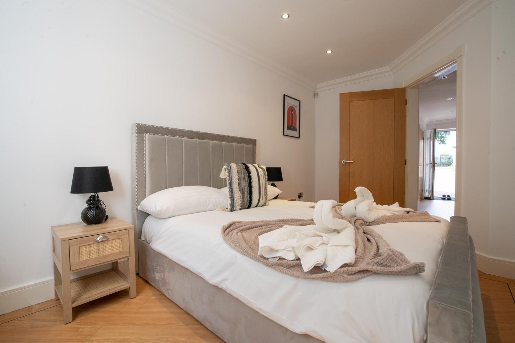 Emirates House, Luxe 5 Bed, With King Sized Beds, Next To Aiport & Nec, Jlr 5 Mins Villa Marston Green Dış mekan fotoğraf