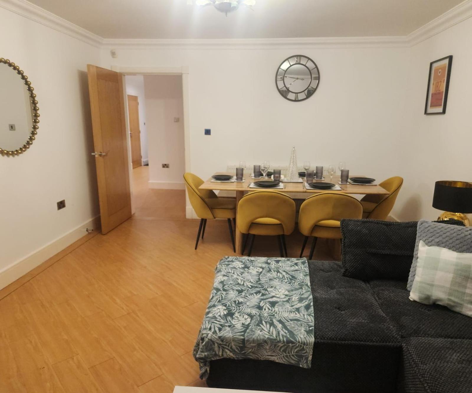 Emirates House, Luxe 5 Bed, With King Sized Beds, Next To Aiport & Nec, Jlr 5 Mins Villa Marston Green Dış mekan fotoğraf